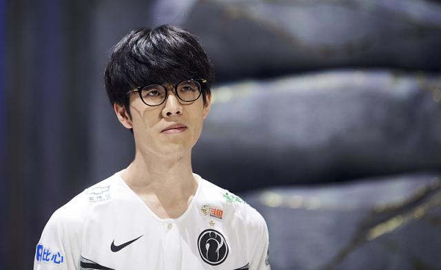 时领先于山 时领先于山