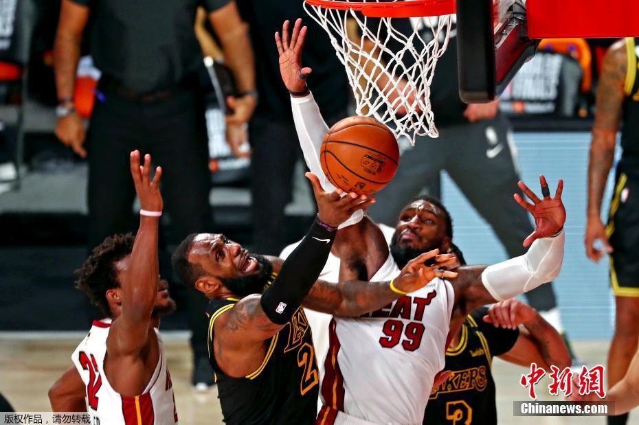 晰地勾勒出 晰地勾勒出